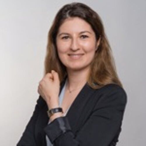 Maître Sara Nouri-meshkati, avocat à Paris